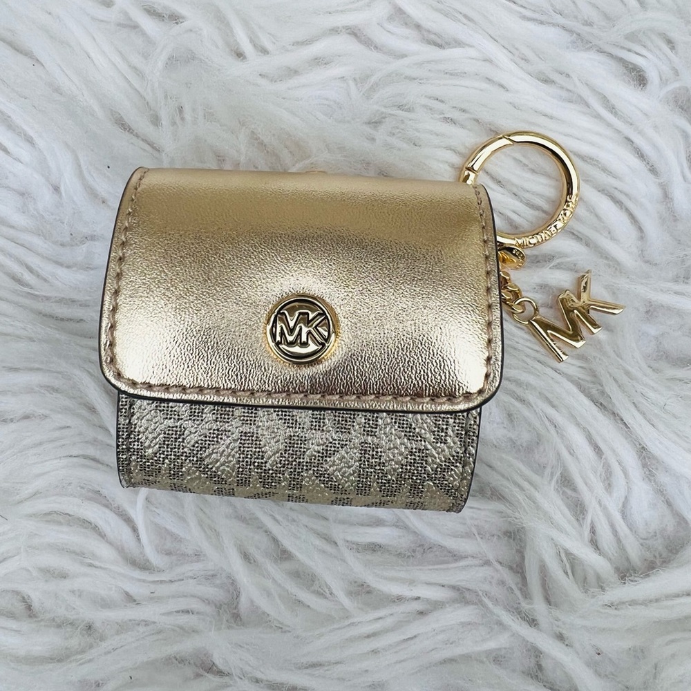 Michael kors AirPods case signature pale gold - Picture 2 of 8